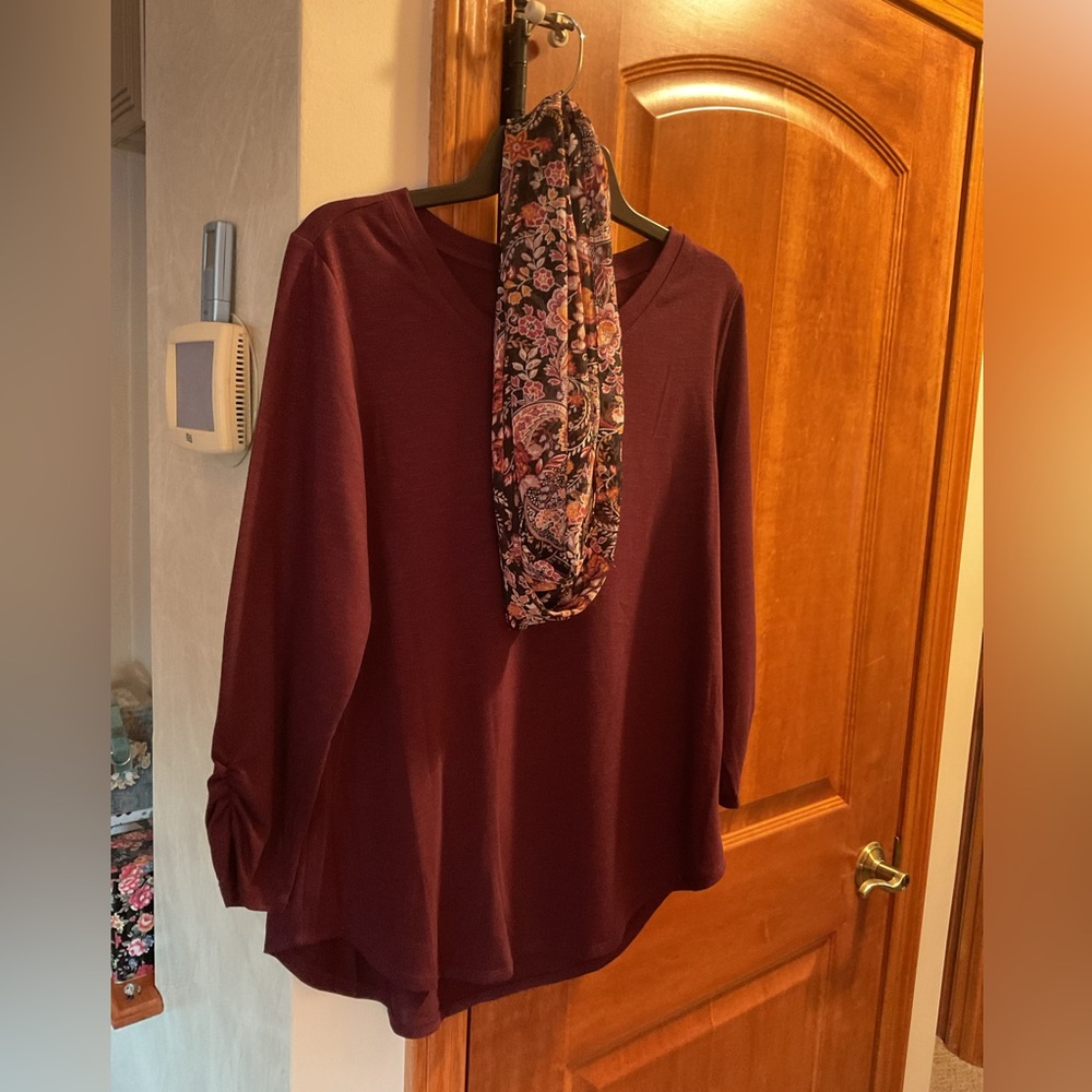 Women’s Stylish Top in Plum with Floral Scarf, Size Large.